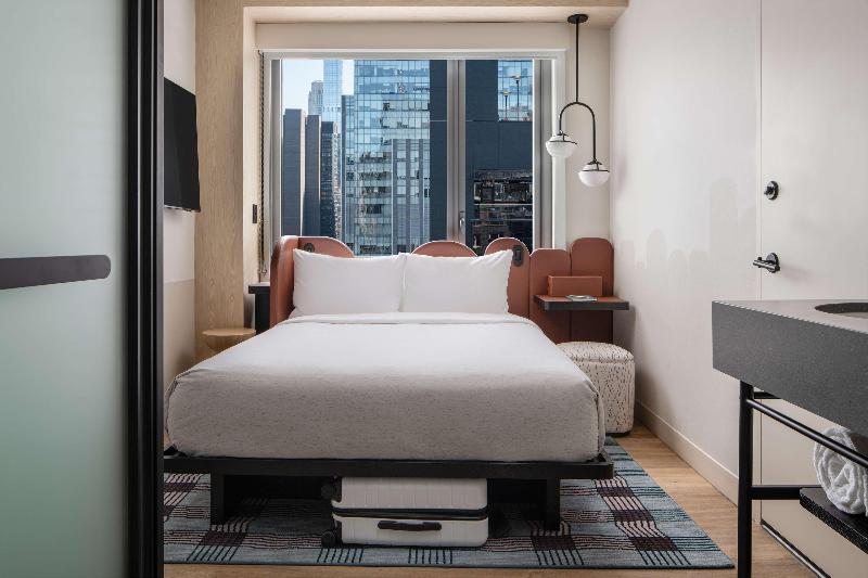 Motto By Hilton New York City Times Square image