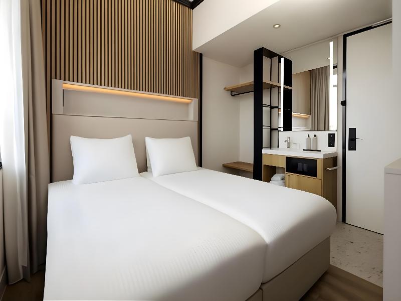 Motto By Hilton Rotterdam Blaak image