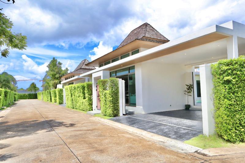 Escape Villas At Shambhala Grand Villa image