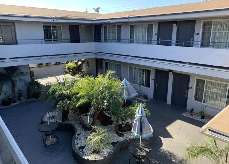 Skyways Hotel image