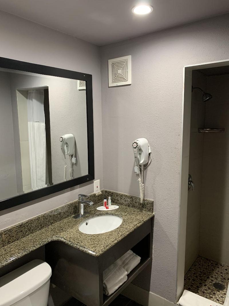 Skyways Hotel image