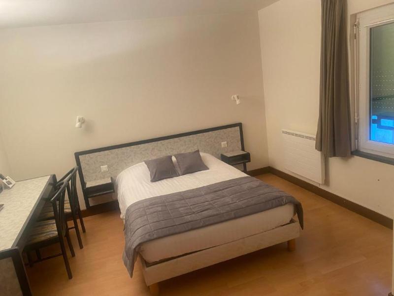 Logis Hotel Du Commerce Joncy image