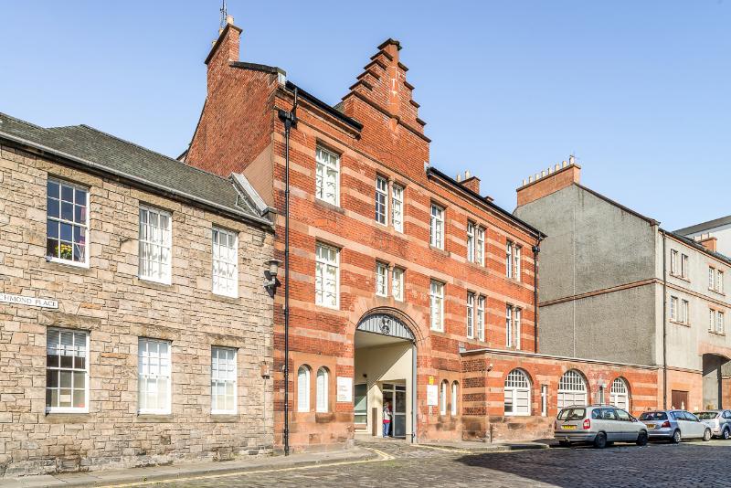 Km Apartments