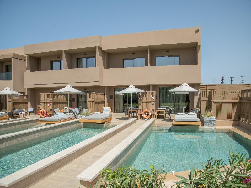 Classic Family Room with Private Pool