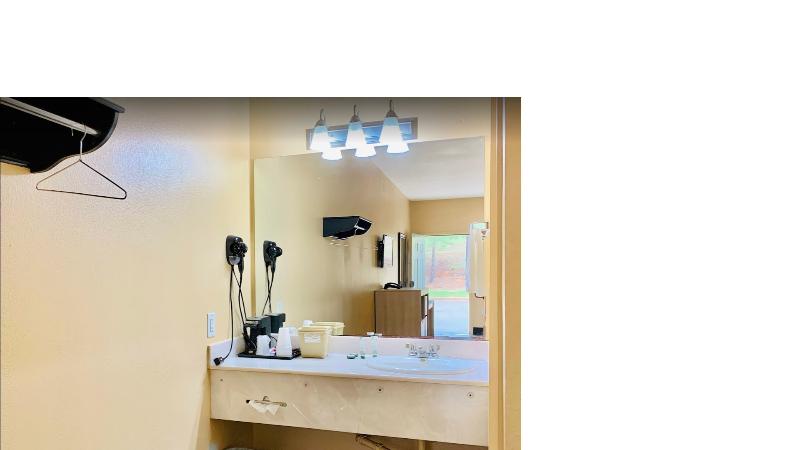 Weston Inn & Suites image