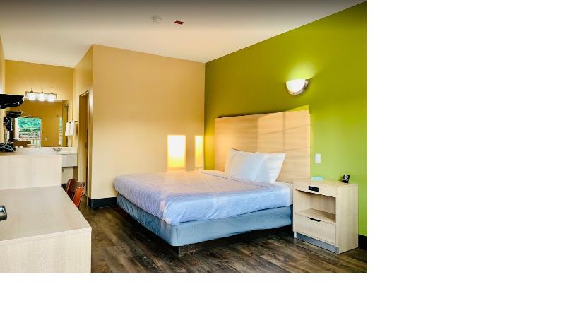 Weston Inn & Suites image