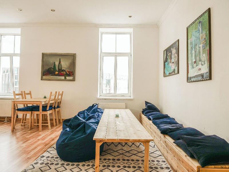 Cinnamon Sally Backpackers Hostel image