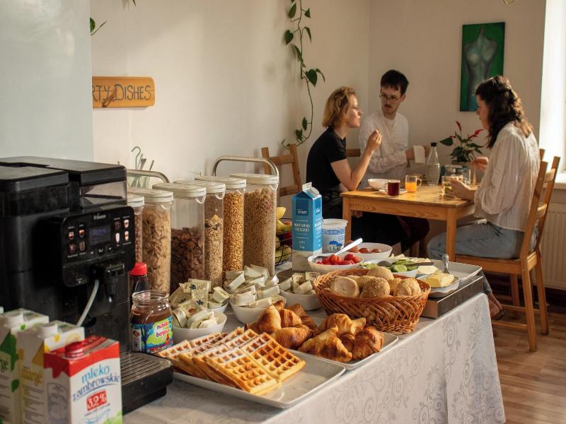 Cinnamon Sally Backpackers Hostel image