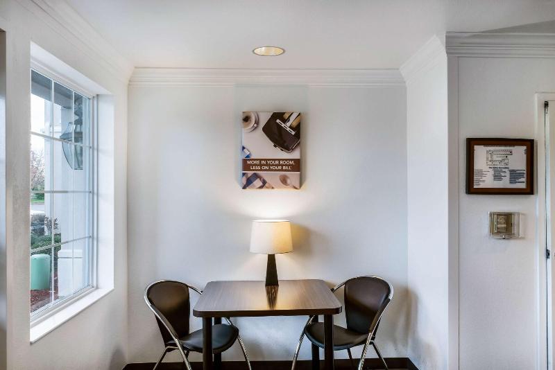 Quality Inn Fishers – Indianapolis image