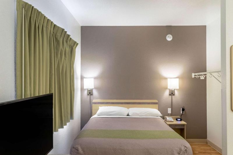Quality Inn Fishers – Indianapolis image