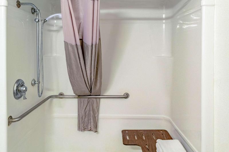 Quality Inn Fishers – Indianapolis image