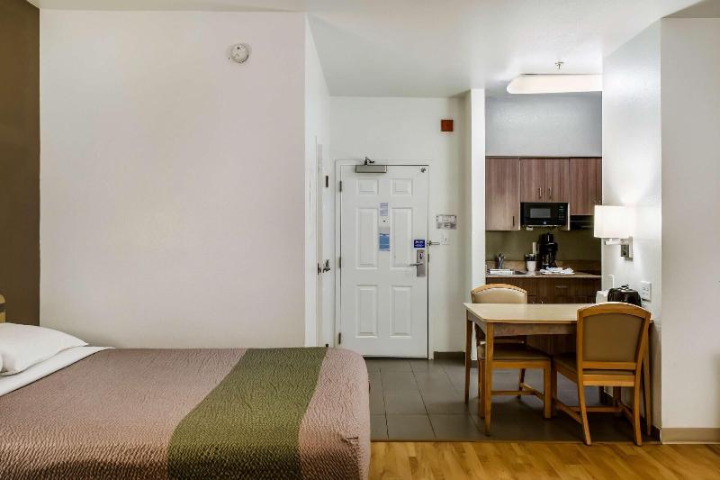 Quality Inn Fishers – Indianapolis image