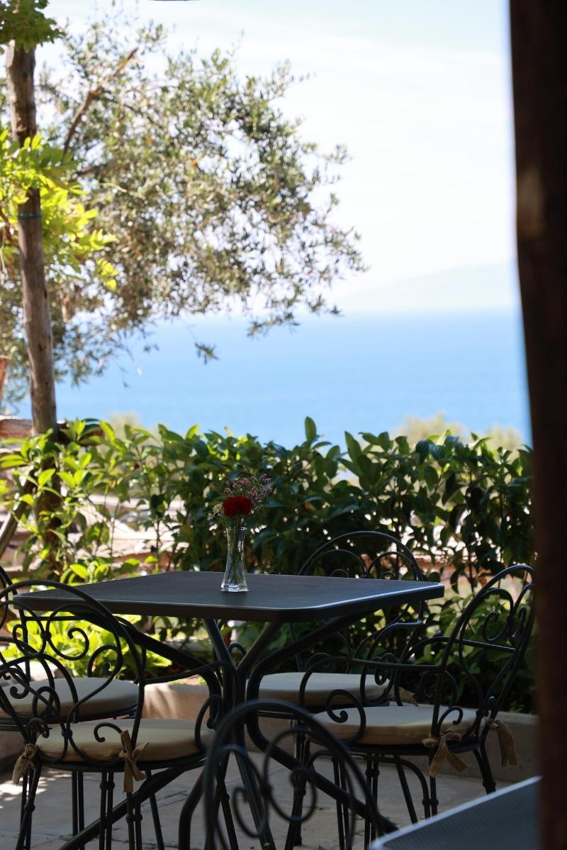 Villa Puolo - With Private Sea Access image