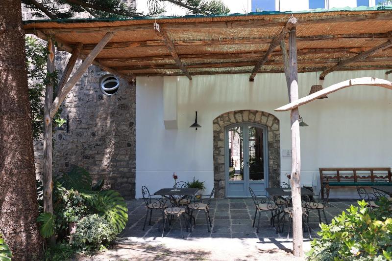 Villa Puolo - With Private Sea Access image