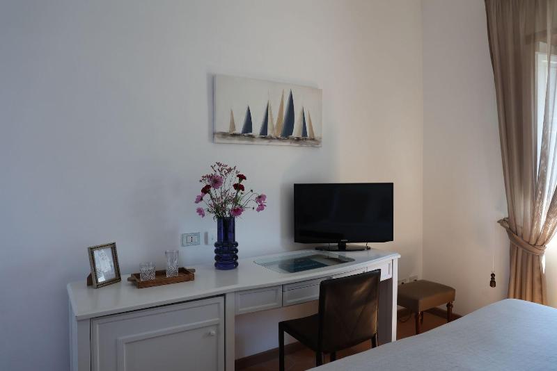 Villa Puolo - With Private Sea Access image