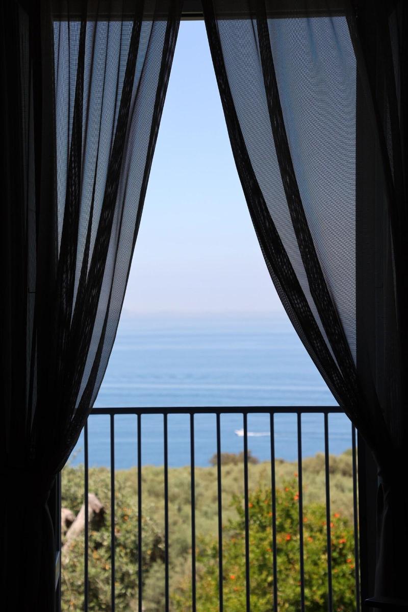 Villa Puolo - With Private Sea Access image