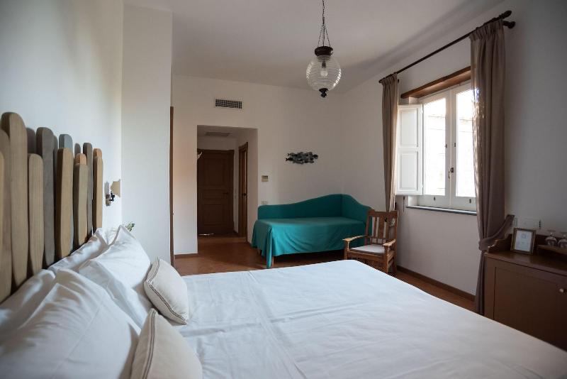 Villa Puolo - With Private Sea Access image
