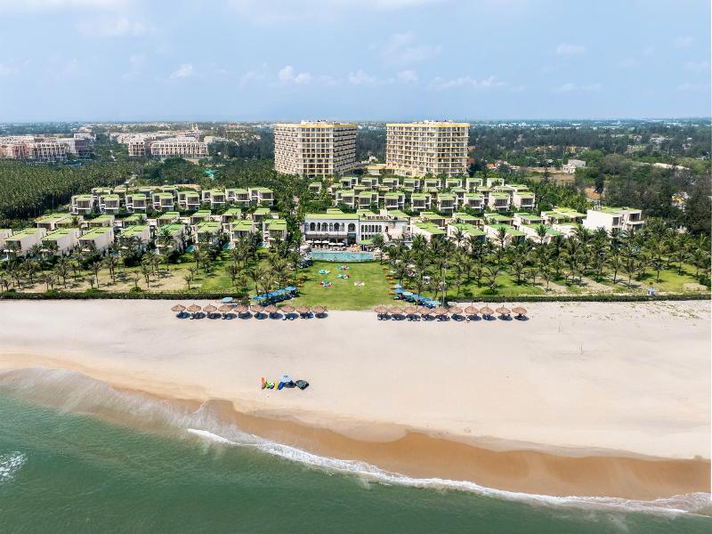 Wyndham Royal Beachfront Resort & Spa HoiAn Danang image