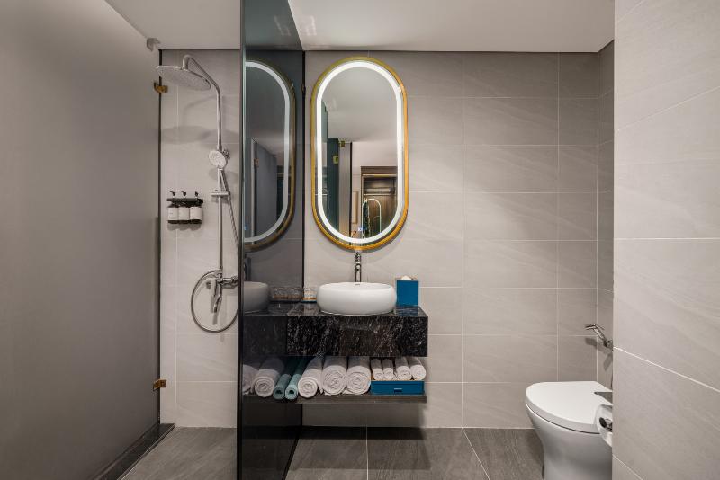 Wyndham Royal Beachfront Resort & Spa HoiAn Danang image
