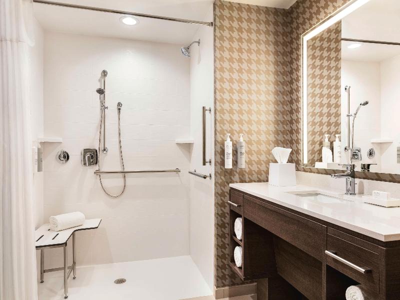 Home2 Suites By Hilton Milwaukee West image