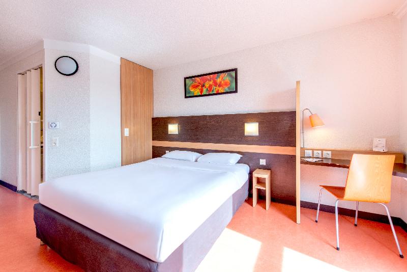 B&B HOTEL Cholet Nord image