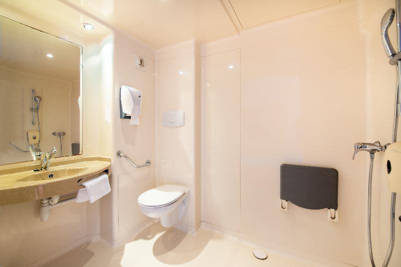 B&B HOTEL Cholet Nord image