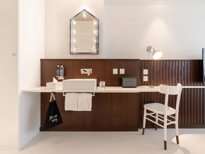 Ruby Zoe Hotel London by IHG image