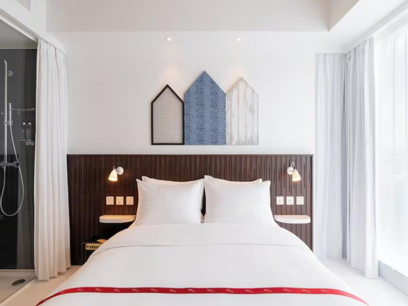 Ruby Zoe Hotel London by IHG image