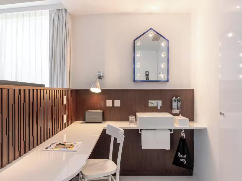 Ruby Zoe Hotel London by IHG image