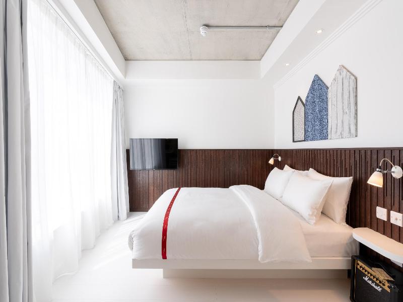 Ruby Zoe Hotel London by IHG image