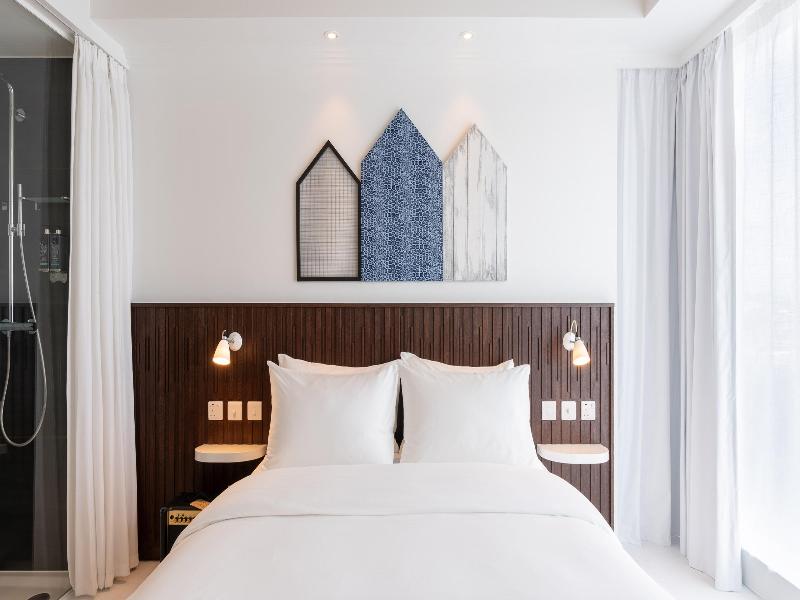 Ruby Zoe Hotel London by IHG image