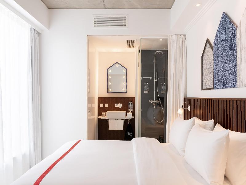 Ruby Zoe Hotel London by IHG image