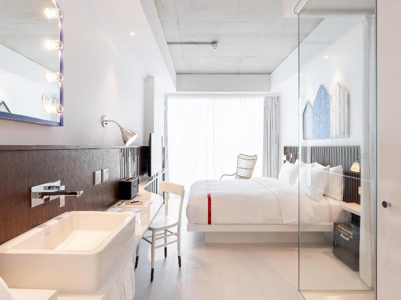 Ruby Zoe Hotel London by IHG image