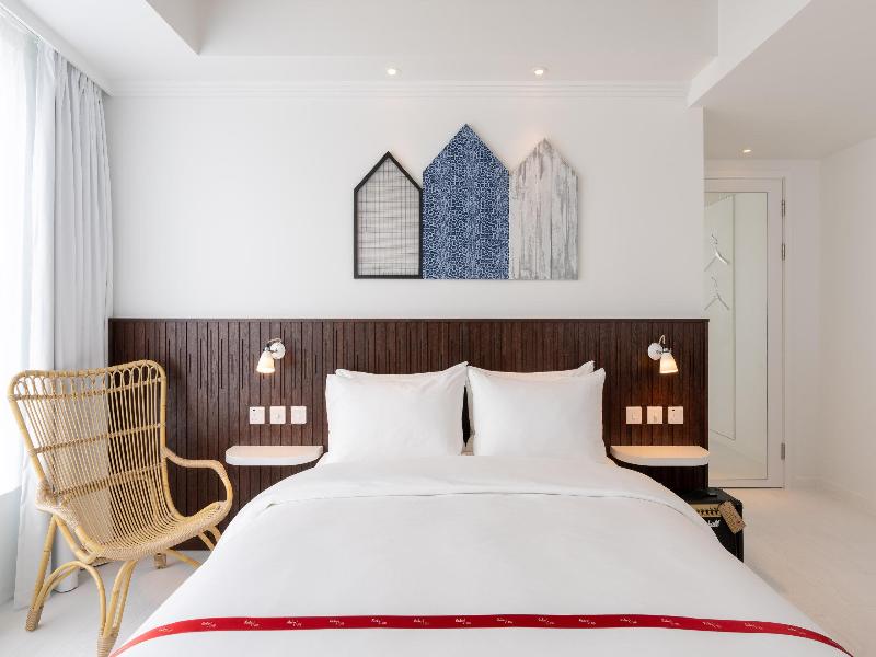 Ruby Zoe Hotel London by IHG image