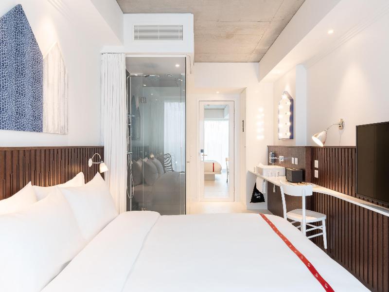 Ruby Zoe Hotel London by IHG image