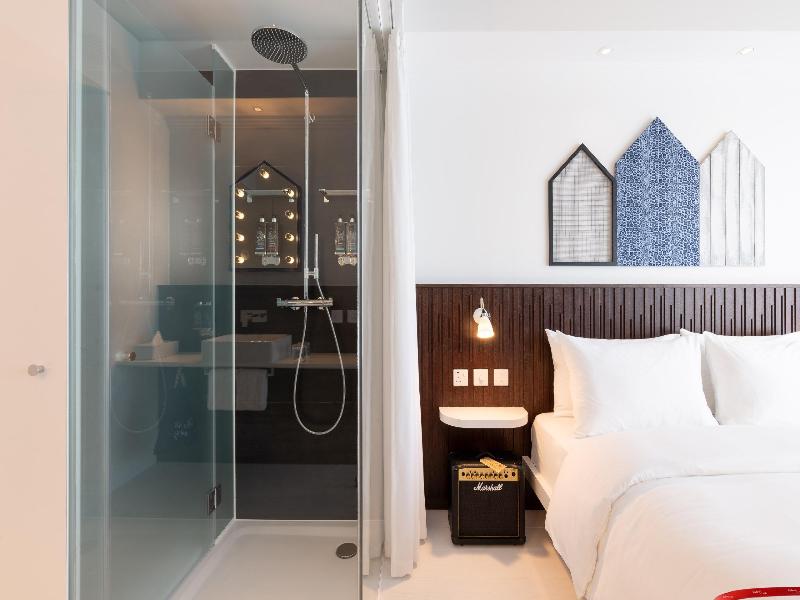 Ruby Zoe Hotel London by IHG image