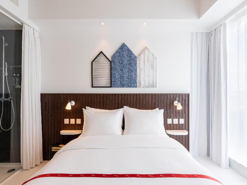 Ruby Zoe Hotel London by IHG image