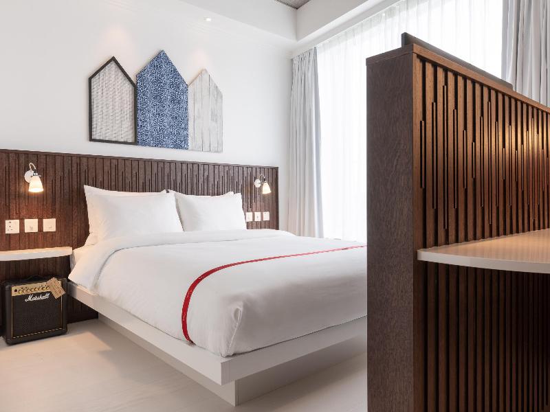 Ruby Zoe Hotel London by IHG image
