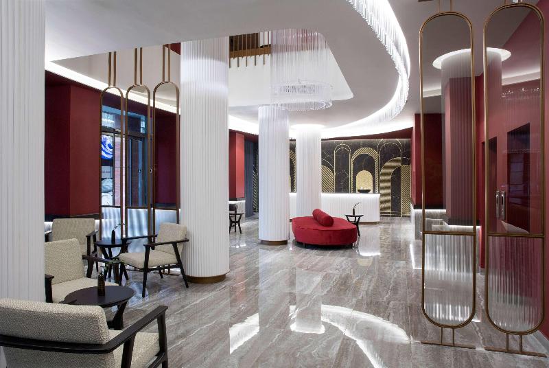 Zeus Essence Athens Central