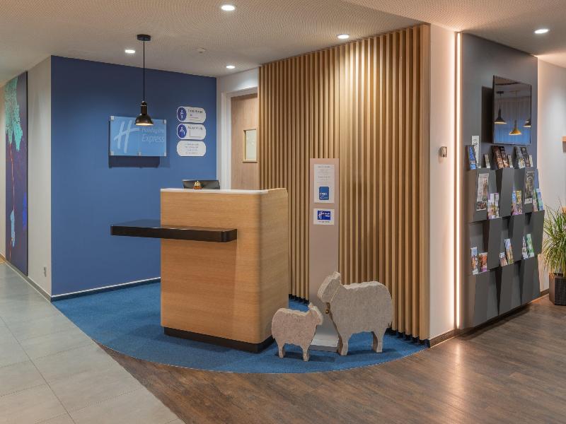 Holiday Inn Express Hamburg South A7 As42 image