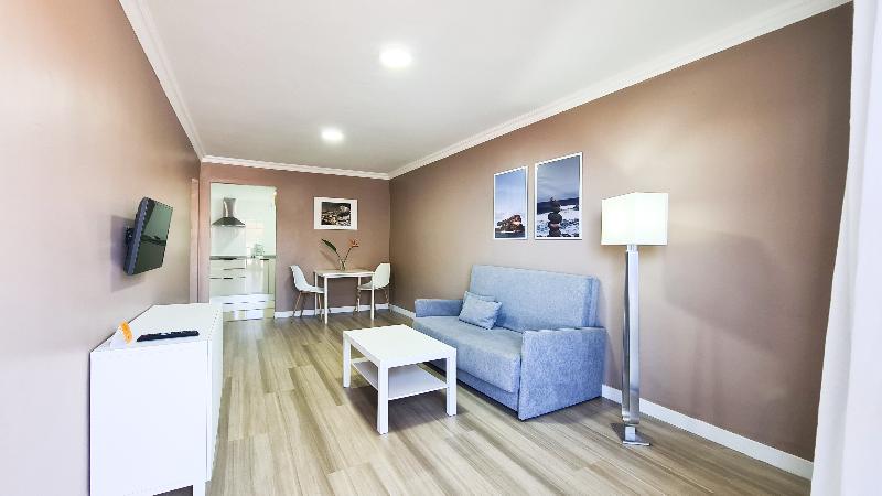 Coral la Quinta Park Suites image