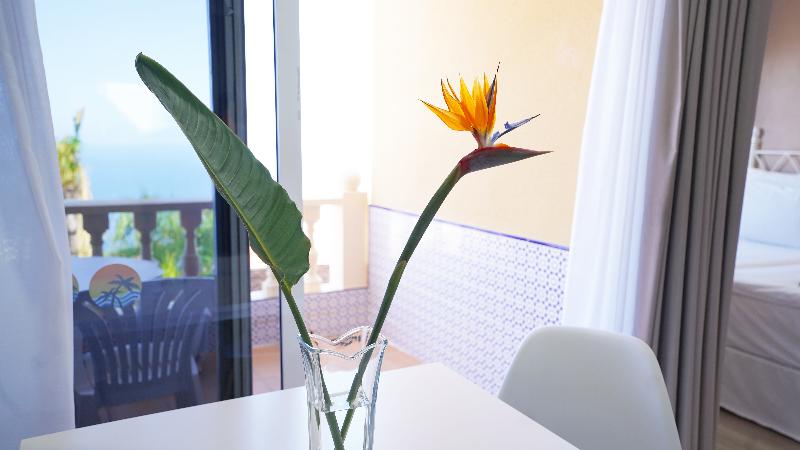 Coral la Quinta Park Suites image