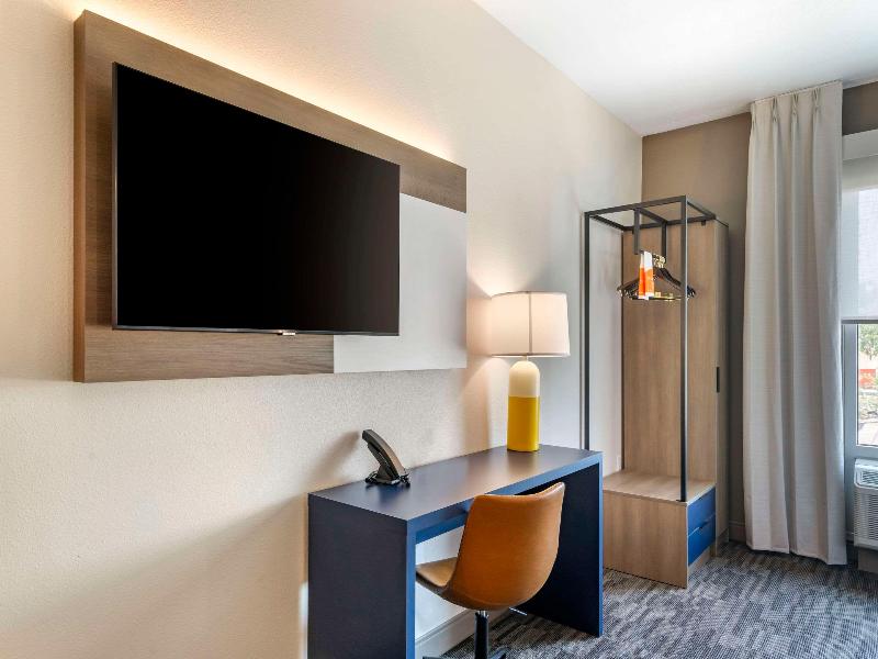 Comfort InnSuites New Port Richey DowntownDistrict image