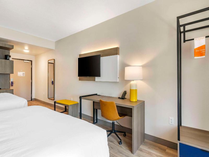 Comfort InnSuites New Port Richey DowntownDistrict image
