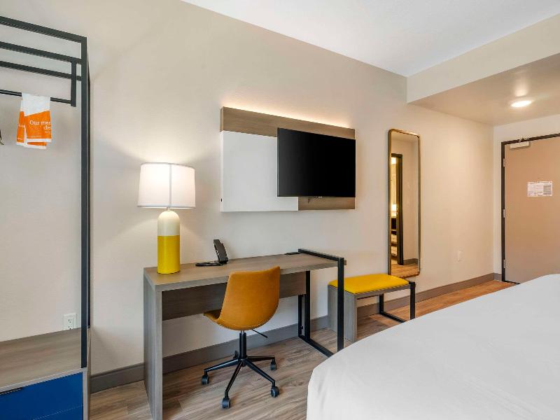 Comfort InnSuites New Port Richey DowntownDistrict image