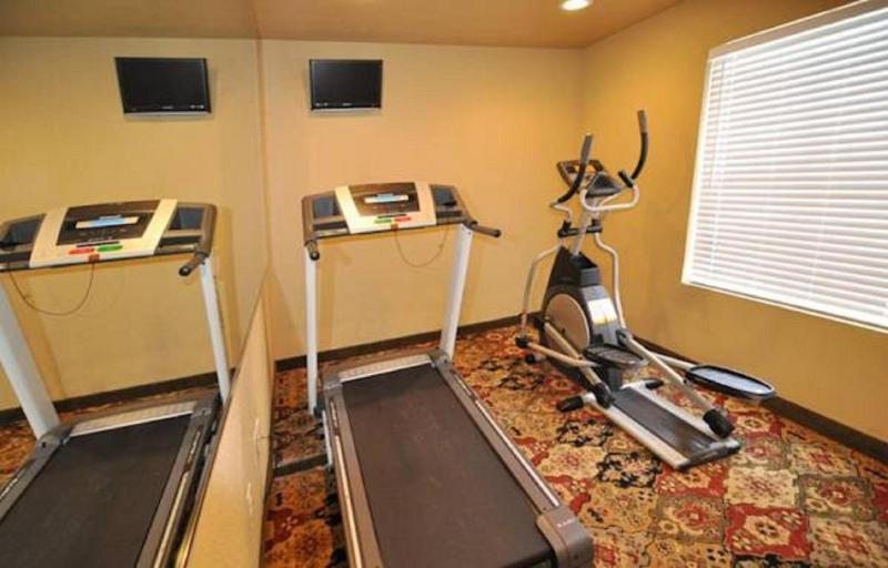 Econo Lodge Inn & Suites Greenbrier