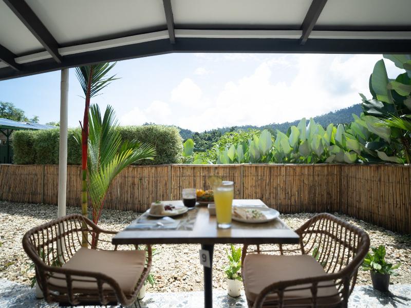 Royal Suites Port Barton