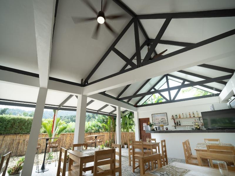 Royal Suites Port Barton