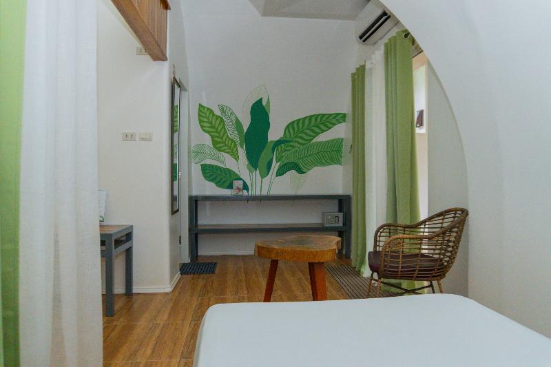 Royal Suites Port Barton image