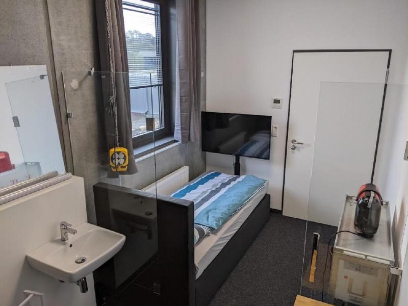 BUSINESS-MOTEL mit XL-PARKING image